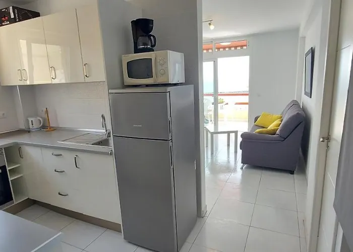 Vistas Apartment, Ocean View, 2 Bedrooms & Free Wifi *