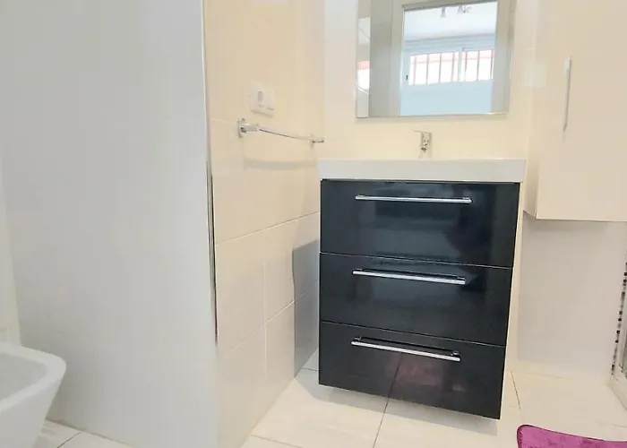 Vistas Apartment, Ocean View, 2 Bedrooms & Free Wifi