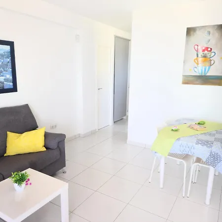 Vistas Apartment, Ocean View, 2 Bedrooms & Free Wifi * Арона